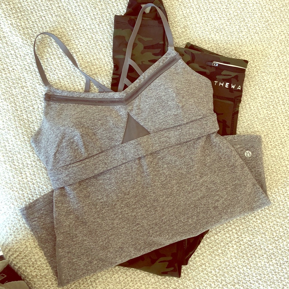 Lululemon workout top